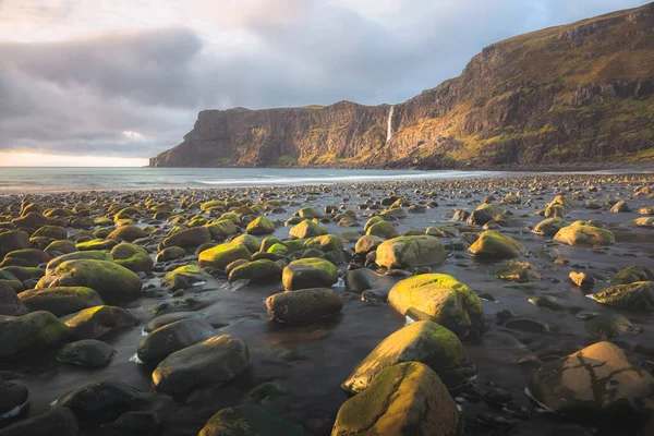 Pôr Sol Dourado Luz Nascer Sol Paisagem Marinha Rochosa Maré — Fotografia de Stock