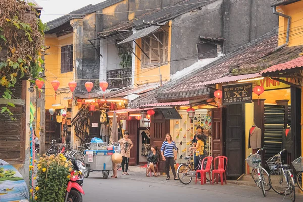 Vibrantes Coloridos Edificios Tradicionales Vietnamitas Amarillos Escaparates Calles Hoi Old — Foto de Stock