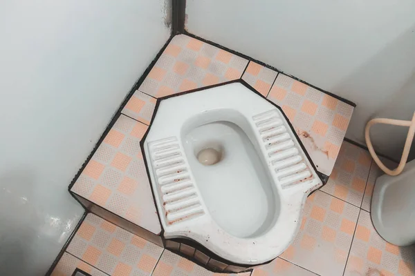 Traditional Vietnamese Low White Porcelain Squat Toilet Vietnam Southeast Asia — Stock Photo, Image