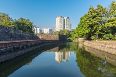 Fort Santiago ve Binalar Pasay Nehri boyunca