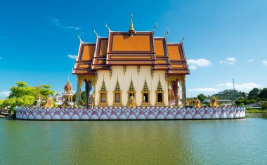 Samui Adası'nda WAT Plai Laem Tapınağı
