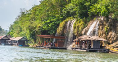 Yüzen ev River Kwai, Tayland. 