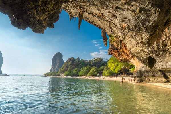 Grotte Phranang à Raylay Railay Beach — Photo