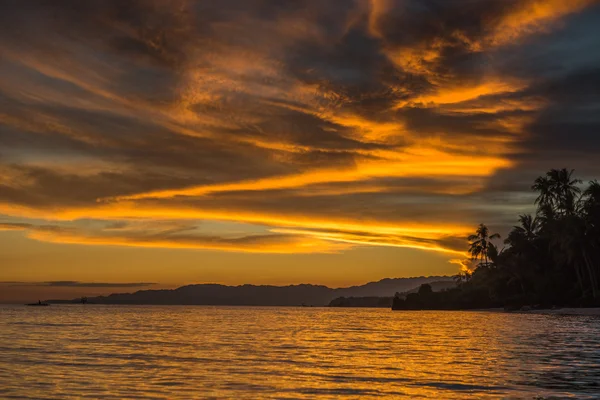 Анда Уайт Лонг Бич на острове Феодосия — стоковое фото
