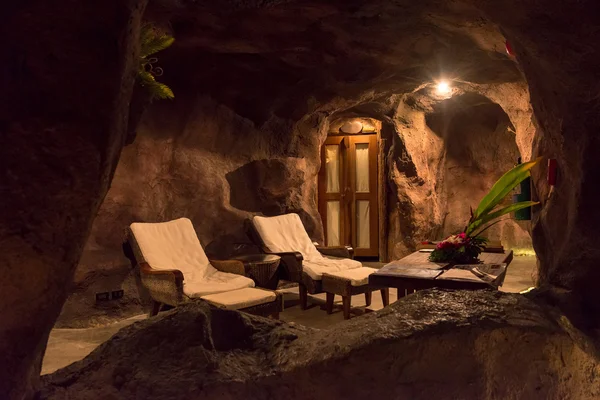 Noční pohled z jeskyně spa resort v Thajsku — Stock fotografie