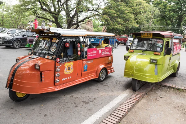 Thailändska Tuk Tuk taxi på Ayutthaya, Thailand — Stockfoto