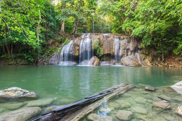 Paesaggio della giungla con acqua turchese che scorre, Thailandia Immagini Stock Royalty Free