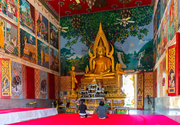 Golden buddhist altar — Stock Photo, Image