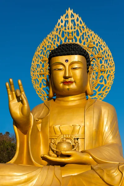 Guldbuddhastaty — Stockfoto