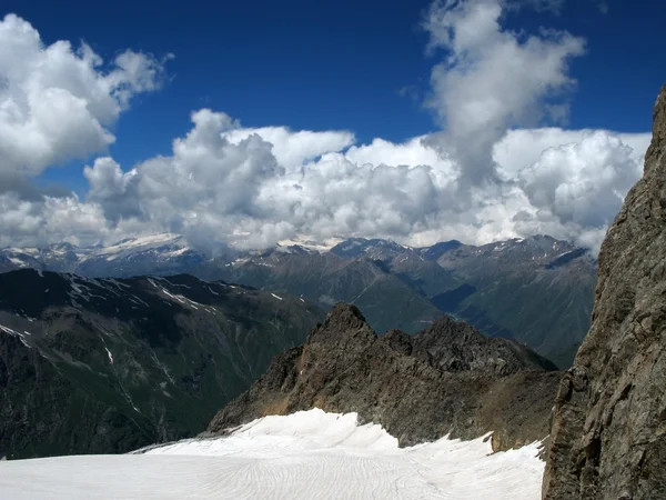 Montanhas Bezenghi no Cáucaso — Fotografia de Stock