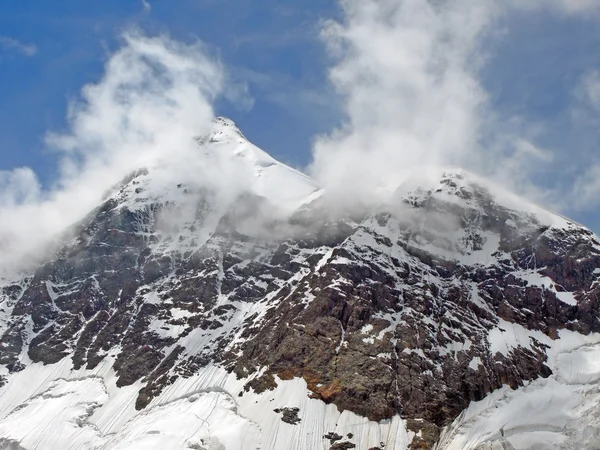 Bezenghi гори на Кавказі — стокове фото