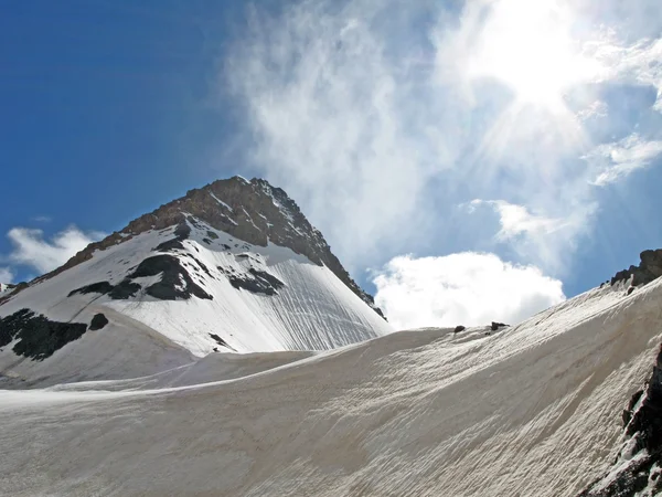 Montagne Bezenghi nel Caucaso — Foto Stock
