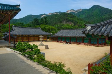 Budist Sinheungsa Tapınağı