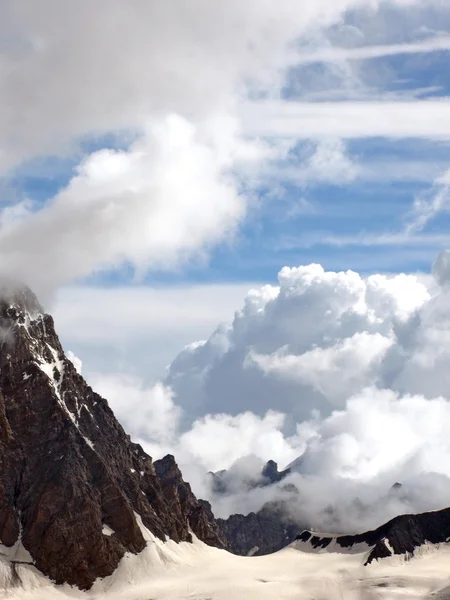 Bezenghi mountains at Caucasus — Stock Photo, Image