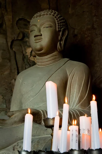 Buddha-szobor Sanbanggulsa barlang templom — Stock Fotó