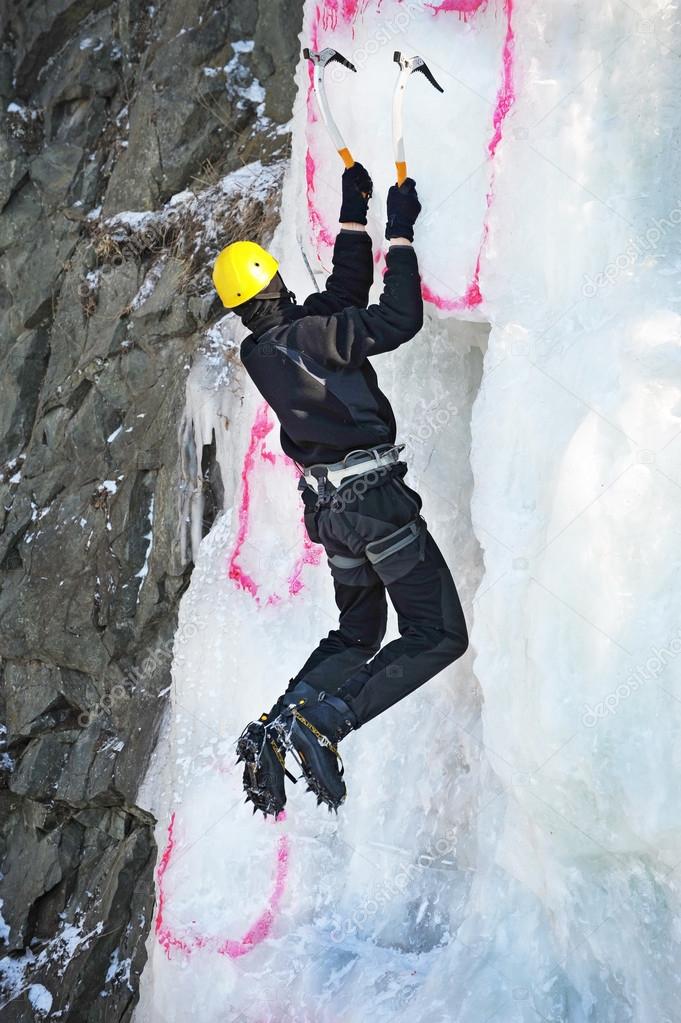 Ice climbing competition