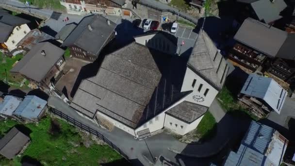 Vacker Plats Ltschental Wallis Switzerlandflygfoto Med Dronechurch — Stockvideo