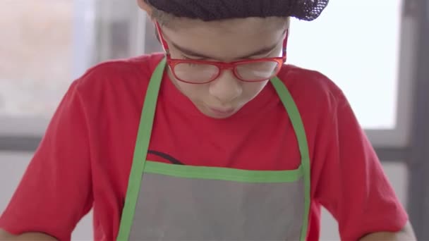 Chef Bambino Cucina Taglio Cottura Minichef — Video Stock