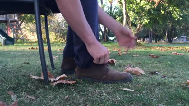 脱鞋镜头 — 图库视频影像