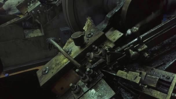 Vis Faisant Machine Cours Intérieur Usine — Video