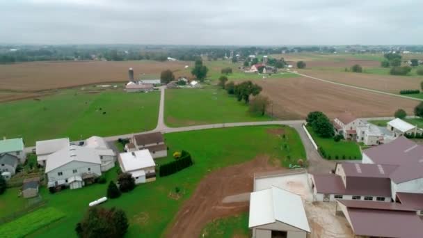 Drone Ariel Kilátás Amish Farm Földek és Amish Vasárnap Találkozó
