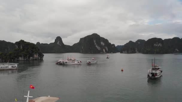 Boten Cruisen Long Bay Luchtfoto Vietnam — Stockvideo
