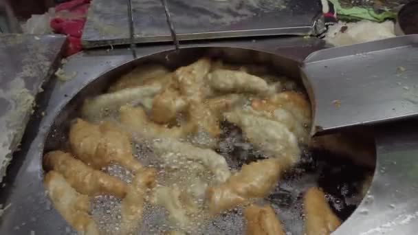 目玉焼きのフライボール 台湾では食品市場 — ストック動画