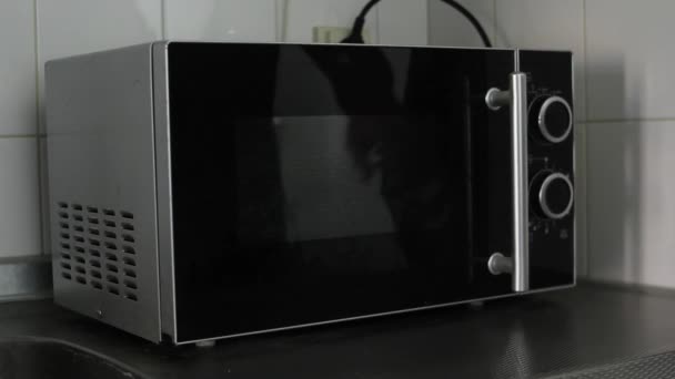 Réglage Puissance Sur Micro Ondes 700W Wide Hot — Video