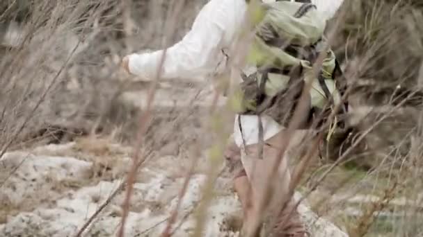 Fly Fisher Cammina Pesca Letto Calcare Sul Fiume Medina Nel — Video Stock