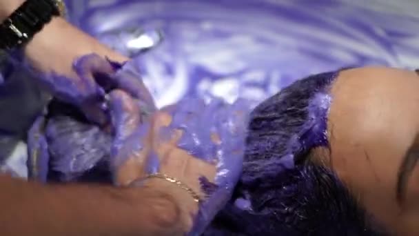 Woman Getting Her Hair Dyed — Stock Video