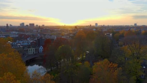 Voando Sobre Cidade Utrecht Países Baixos Mostrando Belos Edifícios Pôr — Vídeo de Stock