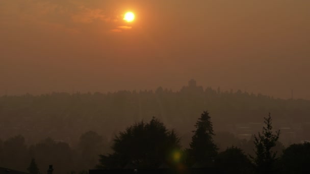 Κτίρια Και Δέντρα Στο Βανκούβερ Καναδάς Blanketed Hazy Smoke Wildfires — Αρχείο Βίντεο