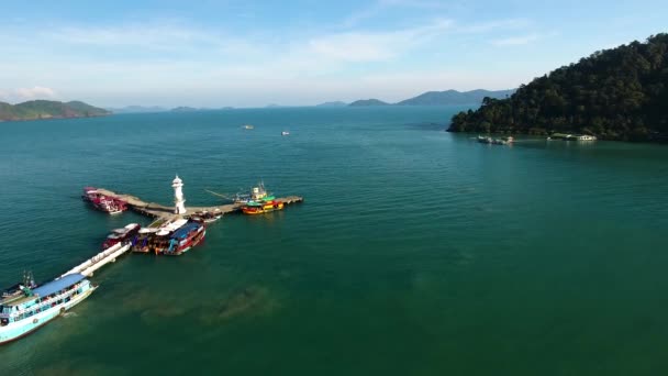 Populära Exotiska Resmål För Fyr Koh Chang Pier Port Thailand — Stockvideo