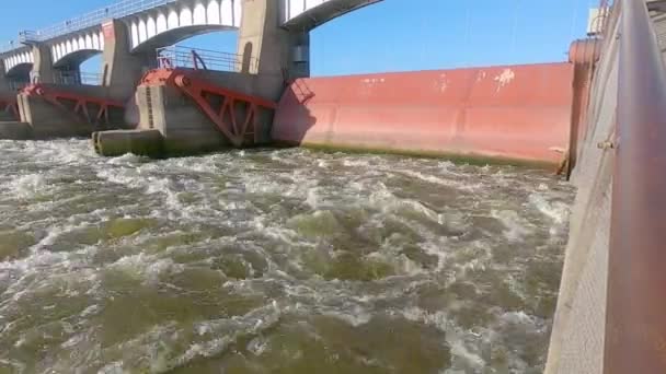 Presa Aguas Turbulentas Aguas Abajo Del Río Mississippi Hampton Illinois — Vídeos de Stock