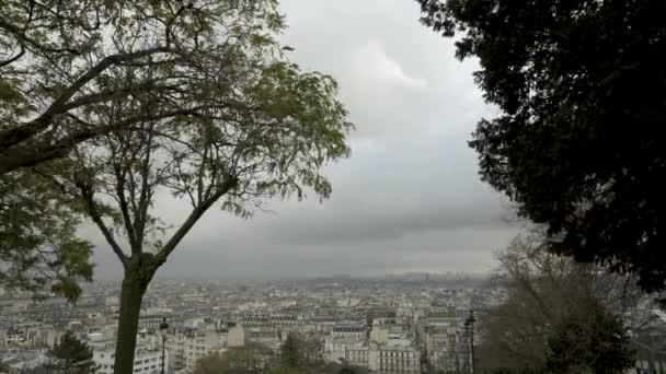 Paris Från Sacre Cur Tittar Genom Träd — Stockvideo