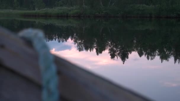 Une Boatride Minuit Dans Rivière Kalix Suède — Video