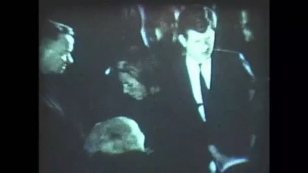 Película Casera Clip Jfk Funeral Transmitido Por Televisión Película Granulada — Vídeos de Stock