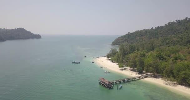 Güneşli Bir Günde Pulau Beras Basah Adasının Ufkun Manzaralı Görüntüsü — Stok video