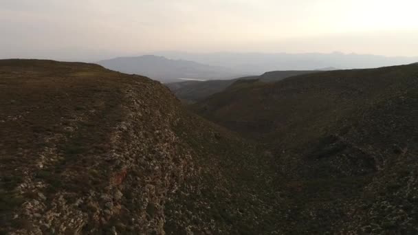 Filmación Vuelo Sobre Valle Robertson Con Dron Retirado Lentamente — Vídeos de Stock