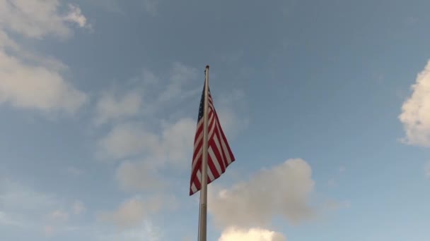 Bandeira Americana Soprando Câmera Lenta — Vídeo de Stock