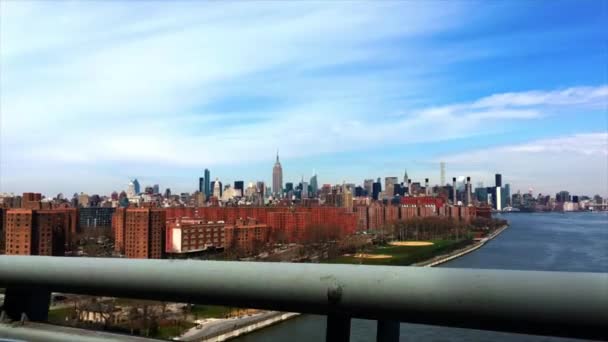 Blick Auf Manhattan Von Der Williamsburgh Bridge — Stockvideo