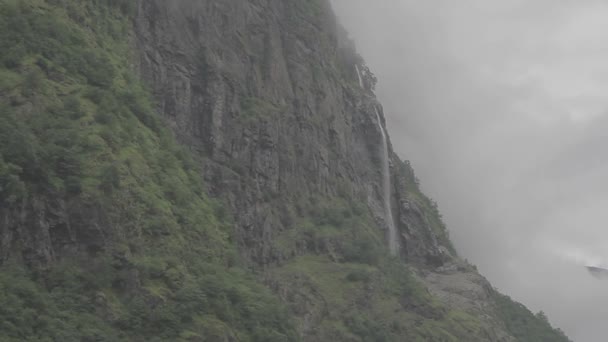 Magnifique Fjord Norvège Pan Waterfall Log — Video