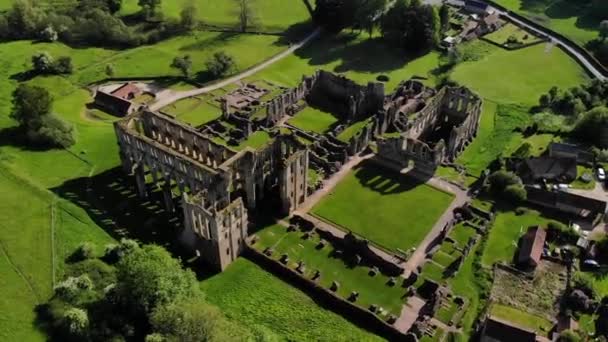 Circling Shot Drone Footage Ruins Abandoned Abbey Country Side — Stock Video