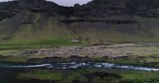 Rio Com Grande Montanha Islândia Visto Por Drone — Vídeo de Stock