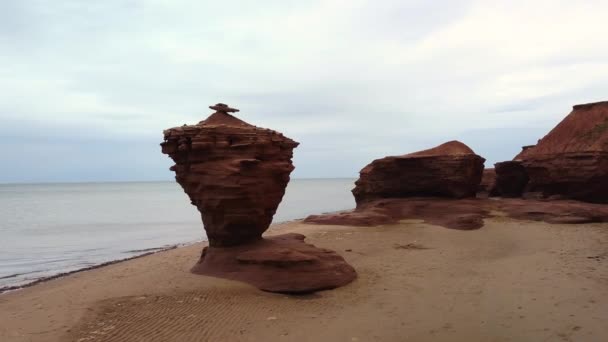 Vzduch Čajové Konvice Skály Thunder Cove Pláži Prince Edward Island — Stock video