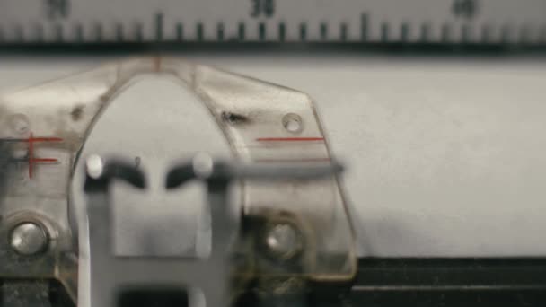Máquina Escrever Fechar Papel Impressão Principal — Vídeo de Stock