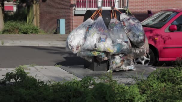 Viele Plastiktüten Mit Plastikmüll — Stockvideo