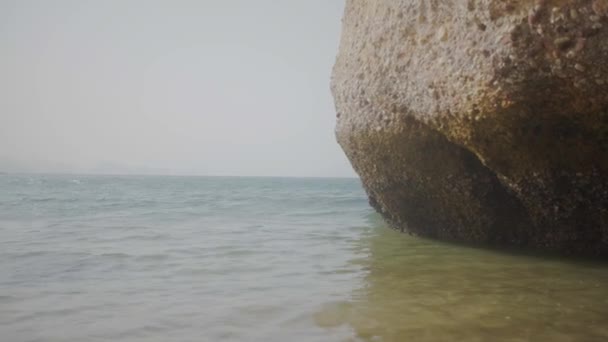 Βράχος Στη Θάλασσα — Αρχείο Βίντεο