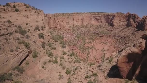 Roodachtige Rotsformatie Utah Woestijn Luchtfoto — Stockvideo