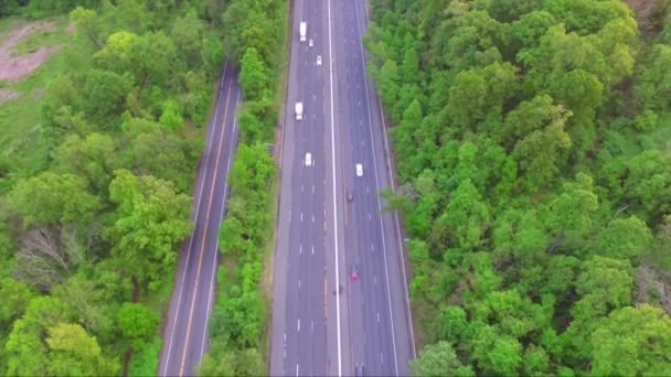 Overhead Highway Traffic Pan Horizon — Stock Video